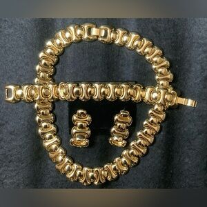 Vintage Elegant Gold Toned Jewelry Set NWOT